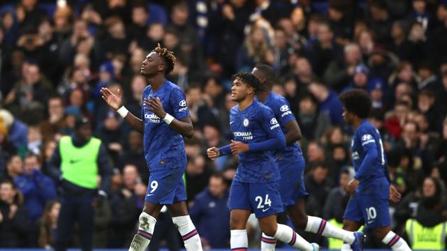  萨拉赫造点加绝杀，利物浦险胜热刺取三分  